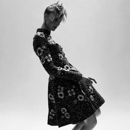 Toque de rebeldia, mesmo com flores bordadas